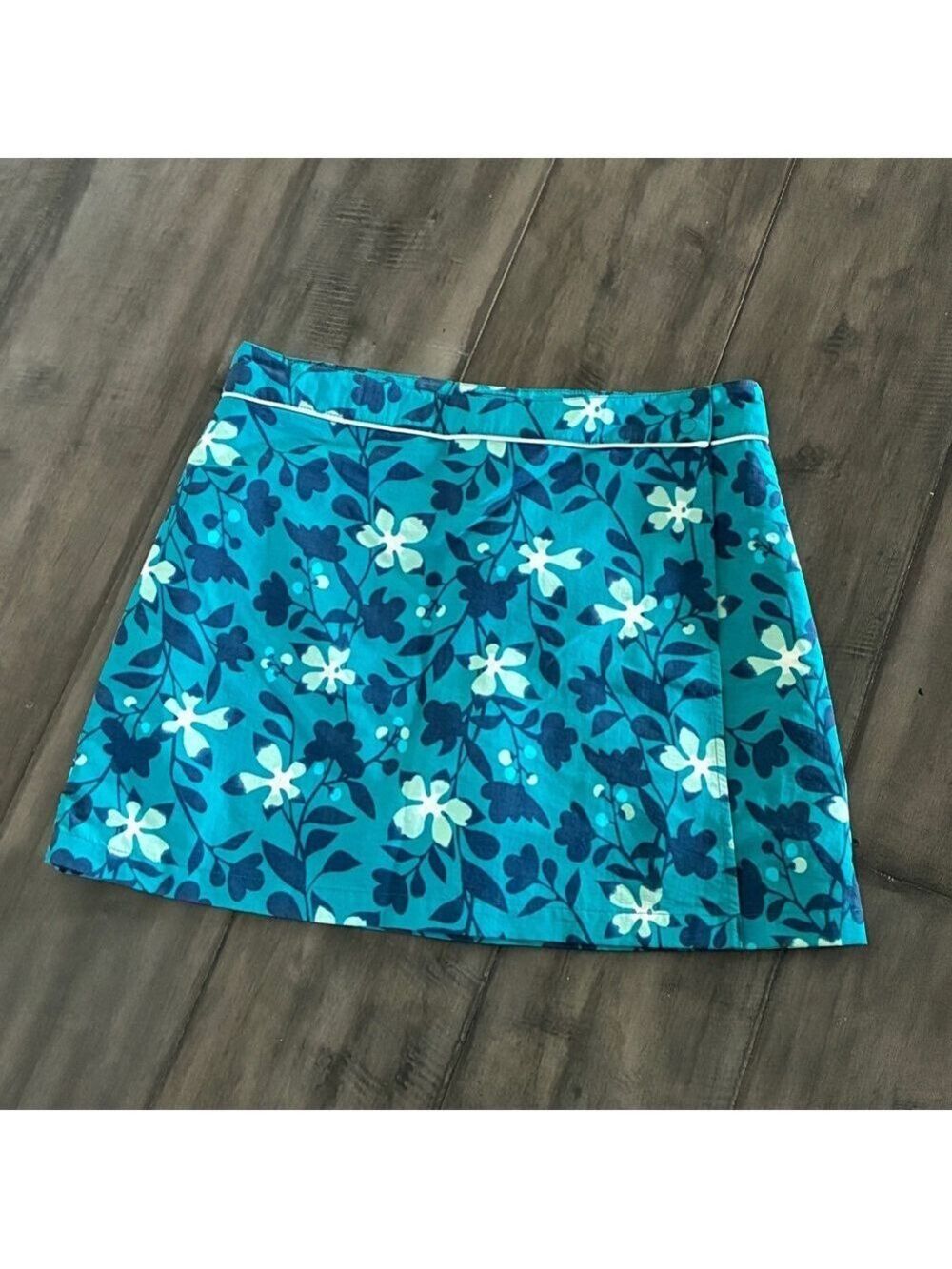 Patagonia Button Out Boardie Wrap Skort in Gypsy Blue Floral - Size 12 - Picture 2 of 10